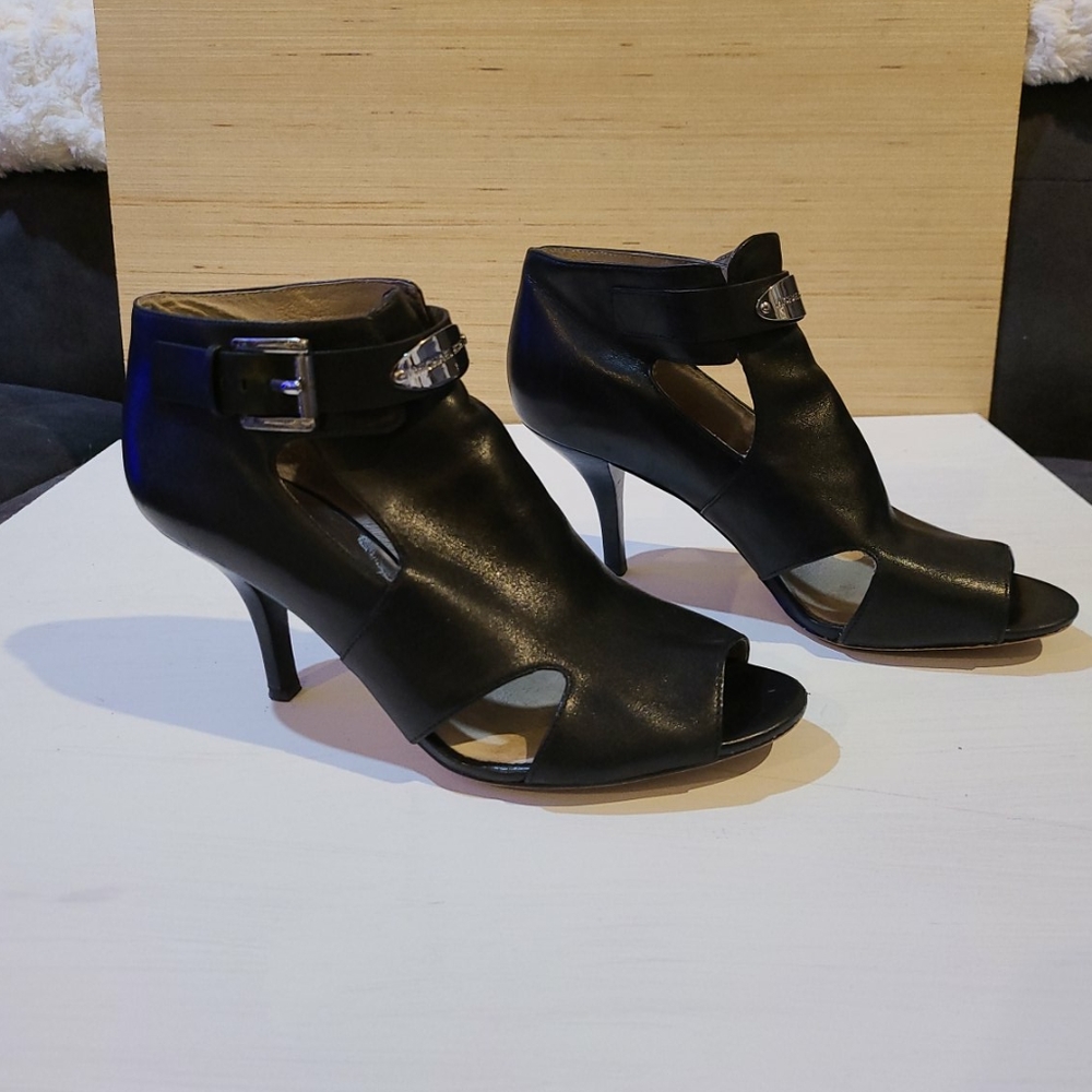Booties - Picture 3 of 6
